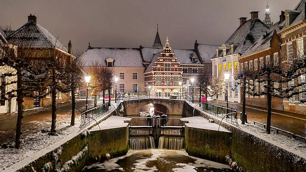 reputatiegroep's tweet photo. Het kunnen ook andere suggesties zijn dan het Spui in Amersfoort. Ja, ook heel mooi in de sneeuw ❄️ https://t.co/EFnWWZAh6r