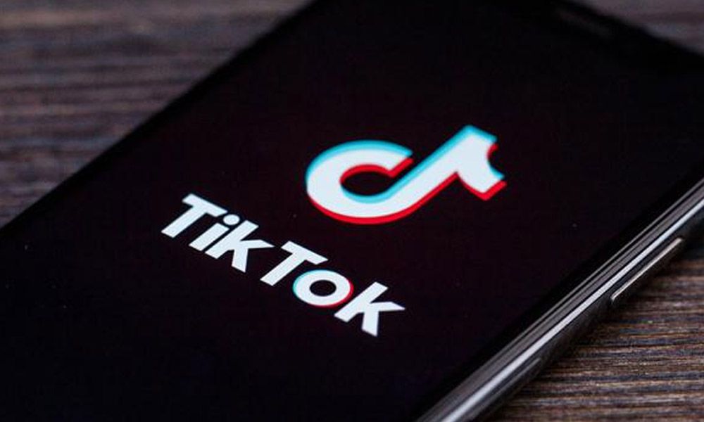 Unionradionet's tweet photo. Italia ordena a TikTok bloquear perfiles de dudosa edad tras muerte de niña https://t.co/5E5LEABDrK https://t.co/BUT7hfLFqV