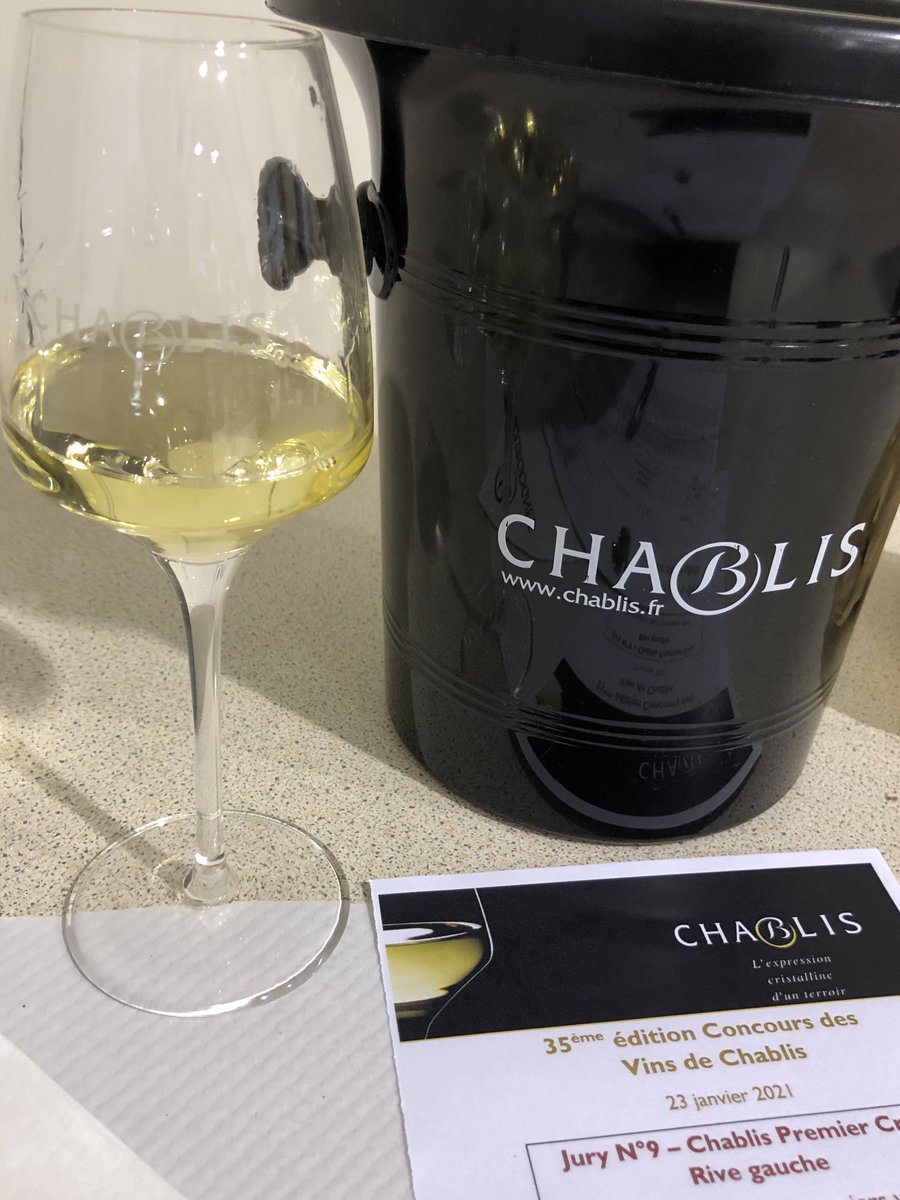 Le 35e Concours des vins de #Chablis vient de s’achever. Retrouvez les 27 médaillés ici 👉 bit.ly/ConcoursChabli…
