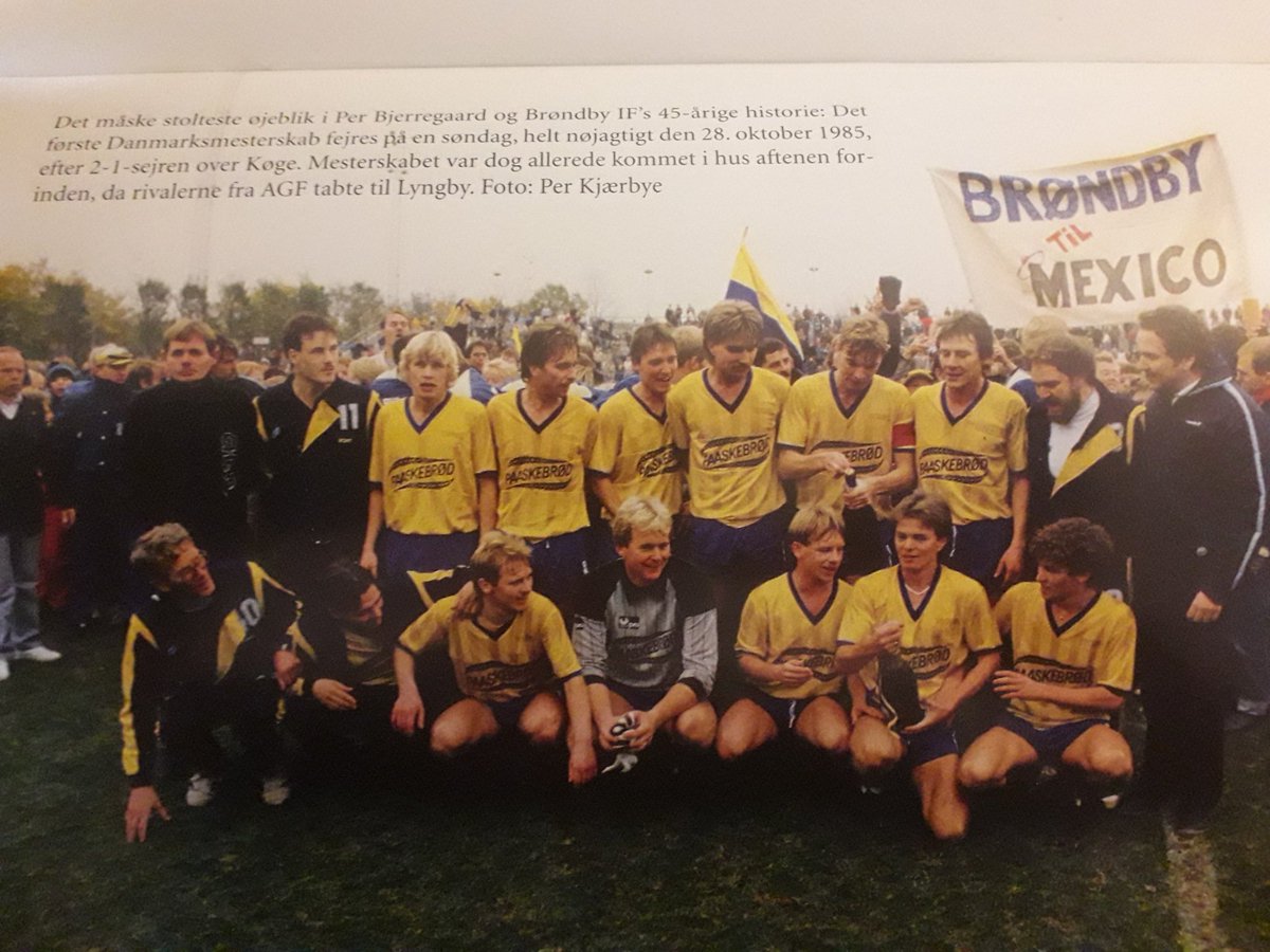 CarstenSloth's tweet image. Pluklæser i de her i dagens anledning. Tak 💛💙 #per75 #brøndby