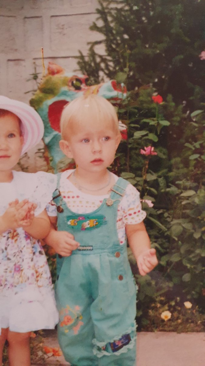 Johnlocker_'s tweet photo. Каким солнышком я была в детстве 🥺 https://t.co/gt46D0g8LT