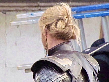 Oh nothing, just Thor and his messy bun https://t.co/uZL1l2rL35