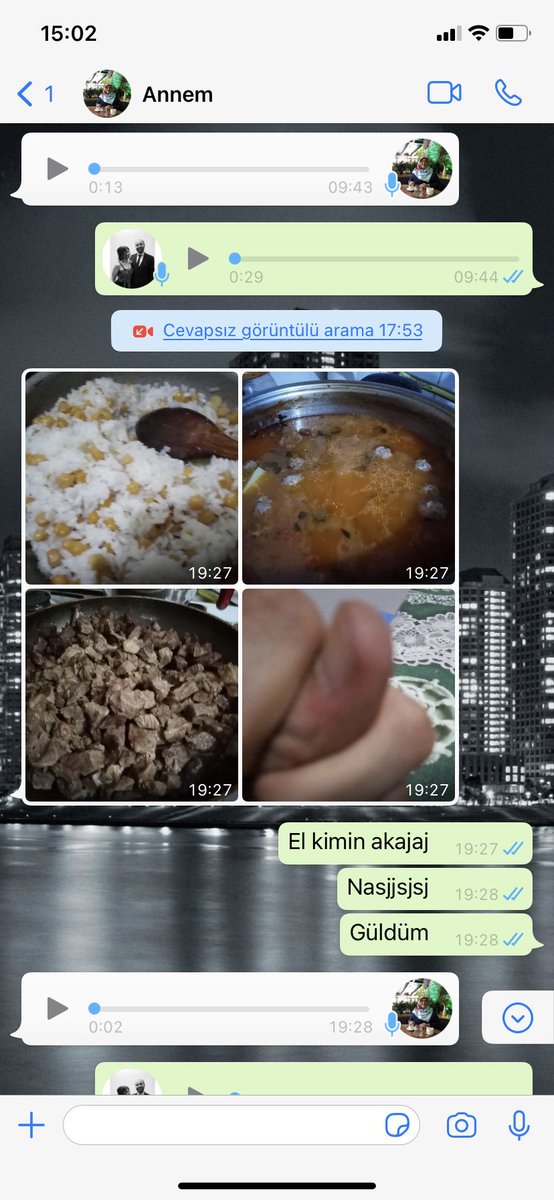 Annem yaptıklarımın fotoğrafını Elif’e gönder derken abim sanatsal bir fotoğraf da kendi eklemek istemiş ksjsjsns