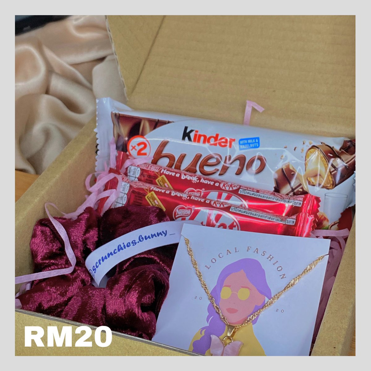 scrunchiesbunny's tweet photo. Semua gift box ni under RM20 je tau 

Help me rt 💖 Im a small business owner of @scrunchiesbunny &amp; dont forget follow my close friend too @pinkpeonies08 ! thank you in advance 🌝💖

#smallbusinessowners #giftboxmurah https://t.co/nVRegR0xLV