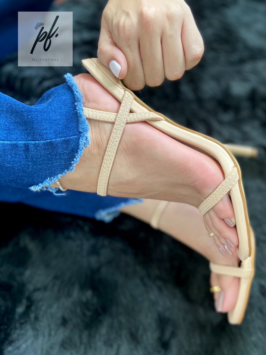 pilifeetnas's tweet photo. Nude on Nude 👌🏽

#feet #longtoes #heels #stilletos #footfetishcommunity #feetfetishworld #footfetishnation https://t.co/1ikrUevsaj
