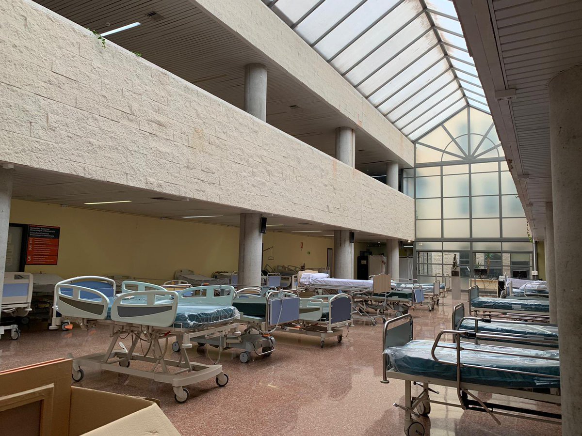 mianrey's tweet photo. Así están dispuestas las camas para pacientes COVID en el Hospital Universitario San Juan de Alicante

Parecía imposible que se repitieran estas imágenes después de lo vivido en marzo/abril, mucho ánimo y fuerza a todos los sanitarios de allí https://t.co/86ltZTMc0Q