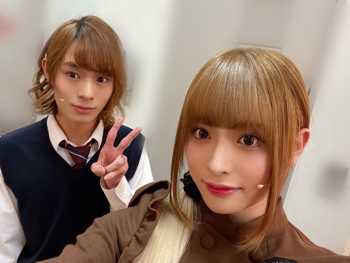 大平峻也 東京公演初日 無事に皆様にこの公演をお届けする事ができて本当に嬉しいです 千秋楽まで油断せず みんなで大切に公演を紡いでいければと思います そして今日はゆずちゃんとパシャリ ゆずちゃんかわい ゆずちゃん可愛い ﾟdﾟ 大事