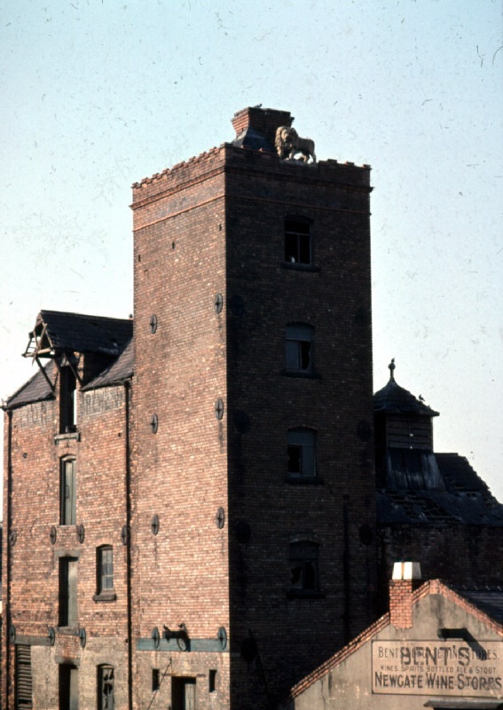 cwacmuseums's tweet photo. The old Bent's Brewery in Pepper Street in the 1960's. Many of you will know that the Lion on the top of the building is still around today. Have you spotted him? https://t.co/D0IlCQfVMr