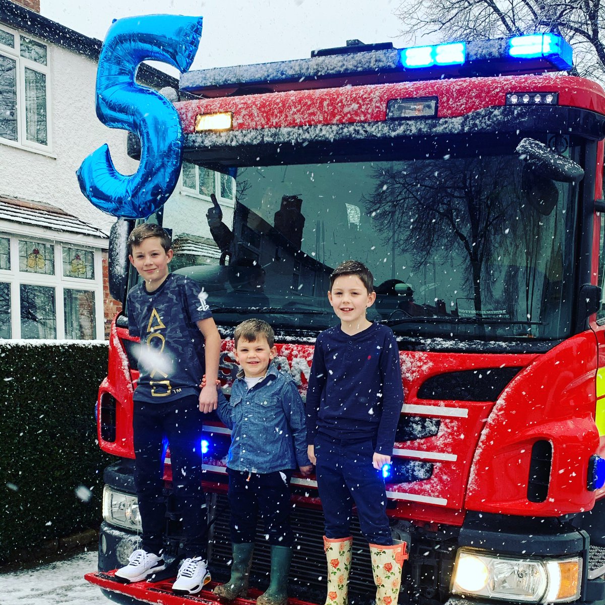 BenKeiller's tweet photo. Snow and a fire engine for his birthday! https://t.co/urEZ5mkBpG