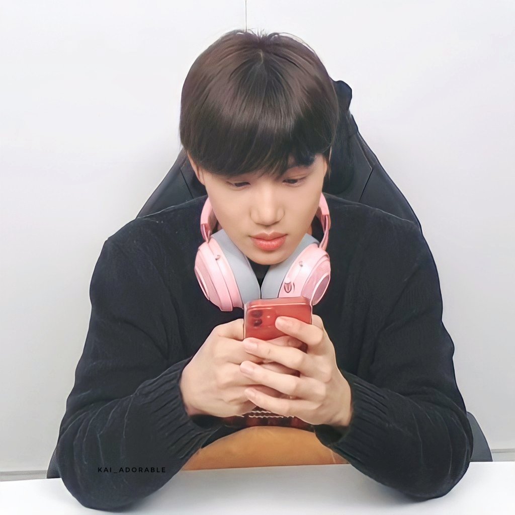 𝑨𝒎𝒐𝒐𝒓𝒂 tweet media