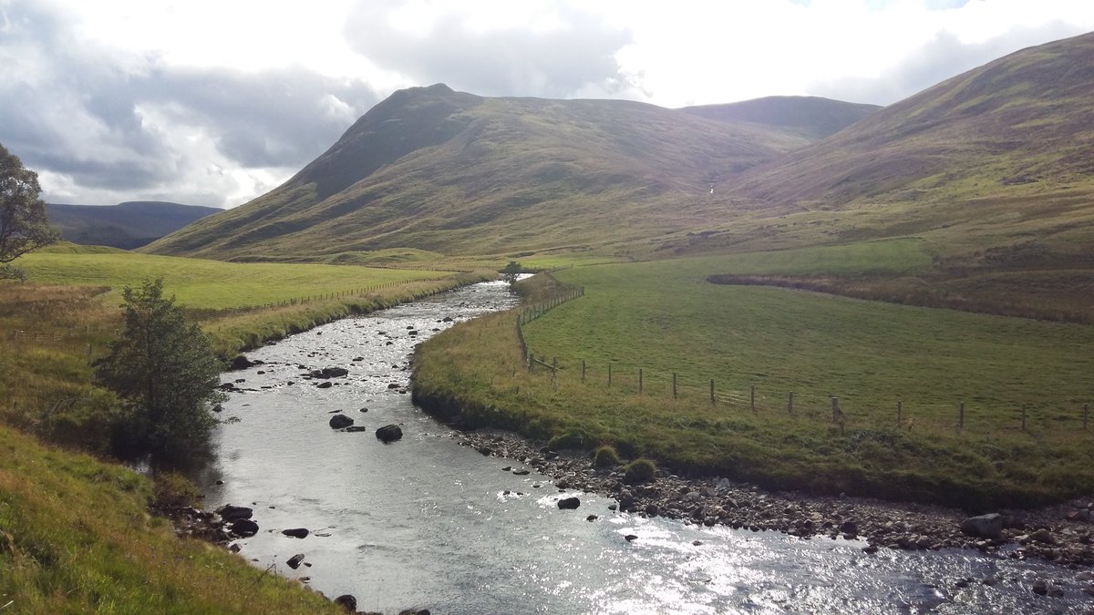 JuliaInNathen's tweet photo. Ohhhh, ich hab eine Idee. Statt zu seufzen, teile ich ein Reisebild aus fernen Zeiten. Macht ihr mit? Hier die Highlands. Hach. 
#missingvacation https://t.co/RtN44rQLgF