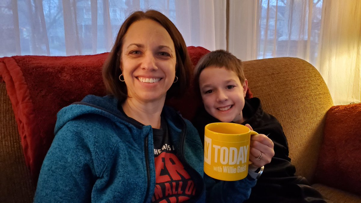 MackertMichelle's tweet photo. Michelle &amp; Luke staying warm in Lakewood,  OH with my #sundaytoday mug &amp; ready to spend the morning with @WillieGeist ! Always the best way to start a Sunday https://t.co/mMNt7pIUFJ
