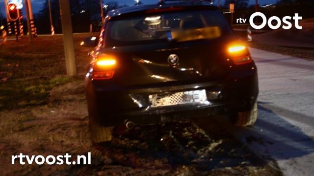 Automobilist naar ziekenhuis na aanrijding op N340 bij Zwolle. #rtvoost.