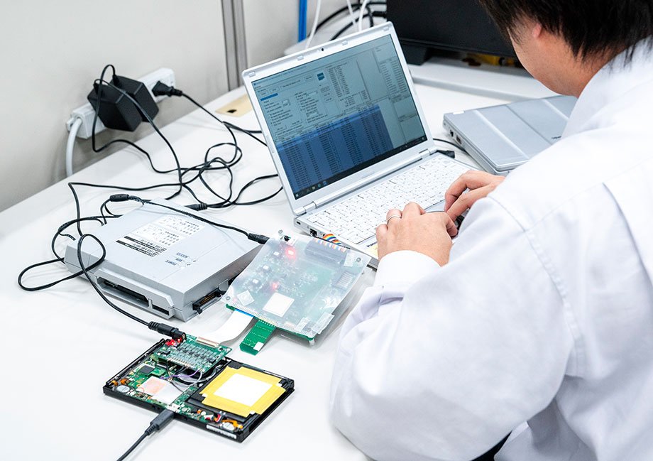 - In-house radio wave testing- Nintendo Switch hardware testing- Nintendo Switch hardware testing- Game card inspection device