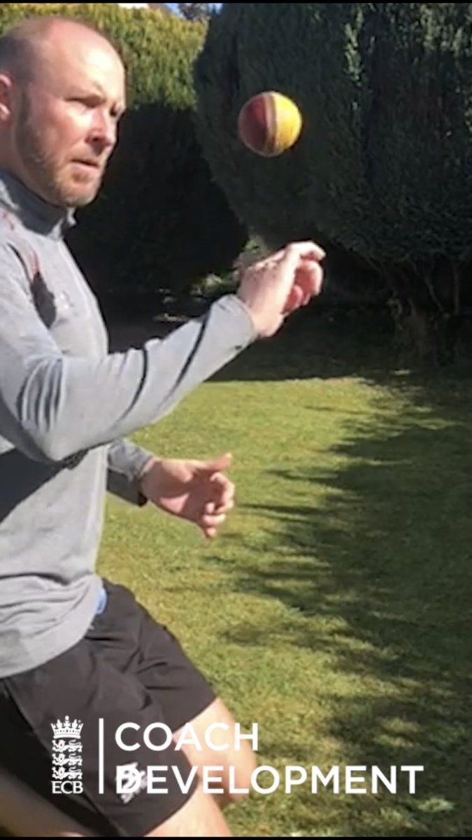 sparkyoleary1's tweet photo. Saturday Spin! Around the world! Practice your Hand to Hand wrist spin release at home. Can be done outside or inside! @icoachcricket #legspin #topspinner #googly #flipper #slider #coaching #cricket 🤹🌎🤹🌎
⬇️
Around the world wrist spin https://t.co/m7Lc43GahJ via @YouTube https://t.co/w4DveOnEWi