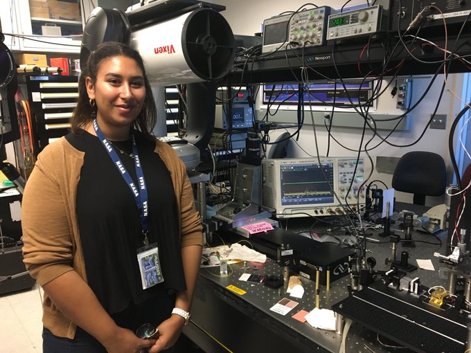 Mona El Morsy was a French MS student who completed two internships in 2017 and 2018, working with a  @NASAGoddard team to develop a LIDAR system for remote sensing of Mars and Titan, shown here with the lab experiment. [30/n]
