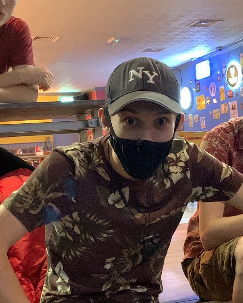 tommyinnit's tweet image. If the people knew what you were thinking about in this image youd definitely be breaking the law Hahahaha