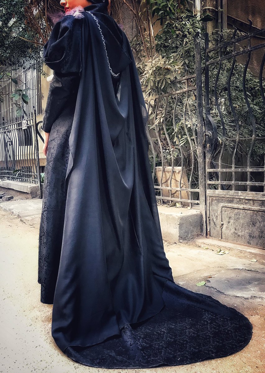 شغلي لمادة سينما ومسرح 🖤
اخترت الفيلم الأقرب لقلبي Maleficent ودا حباً فـ الفيلم وأنچلينا چولي واللون الاسود وأغنية لانا ديل راي 😂🖤
الفستان تصميمي وتنفيذي والأكسيسوريز تنفيذي برضو 🤓

Hope you like it 🖤