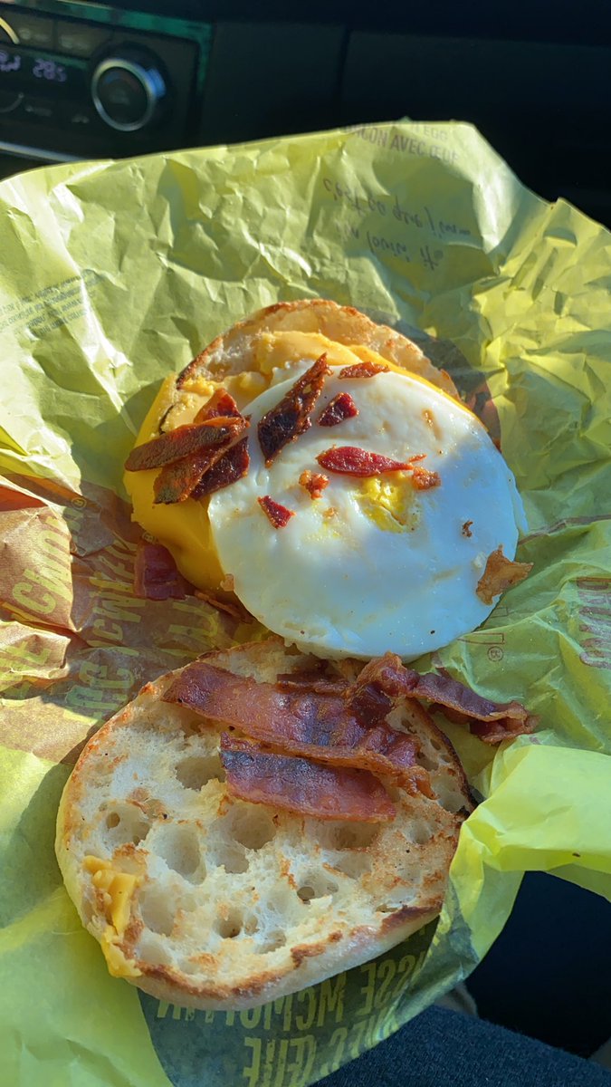 caseinspace13's tweet photo. Ummmm what is this..... @McDonalds https://t.co/NT8wlZXY2G