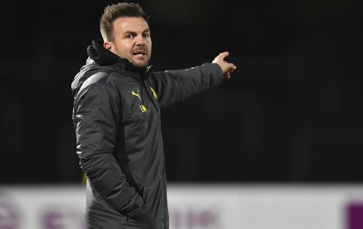 The variability is also very important. Maaßen has a really good knowledge of athletics and fitness, and he fits perfectly into Borussia Dortmund's DNA. Very aggressive, versatile, more emphasis on the offensive without losing sight of the defensive.