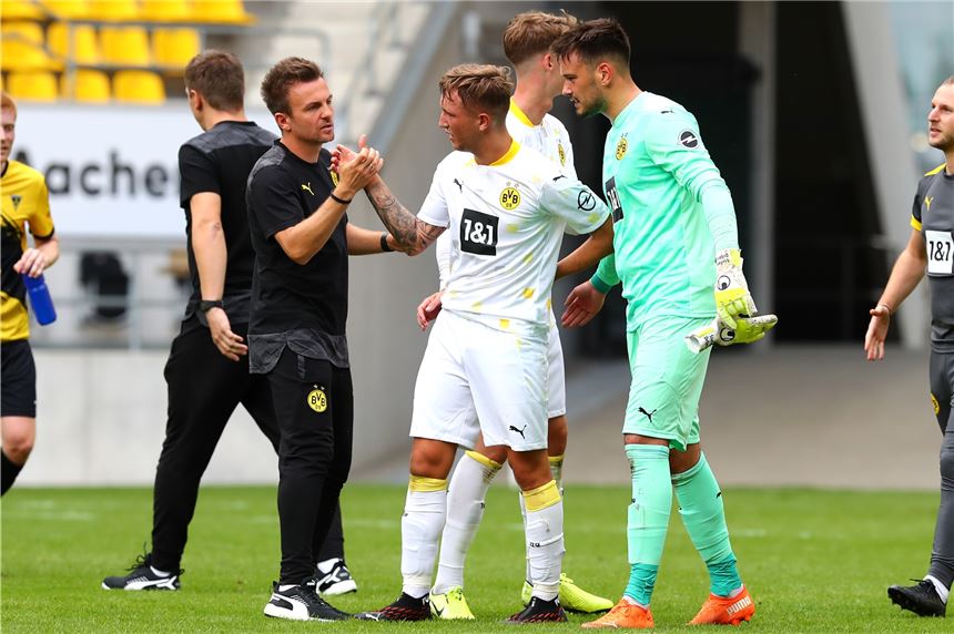 In addition of the pitch, he is always a contact person for his players, calm and trustworthy, and on the pitch he can get loud. The players tear themselves apart for him. The chemistry always worked at his club stations. The most important Thing for a Manager!