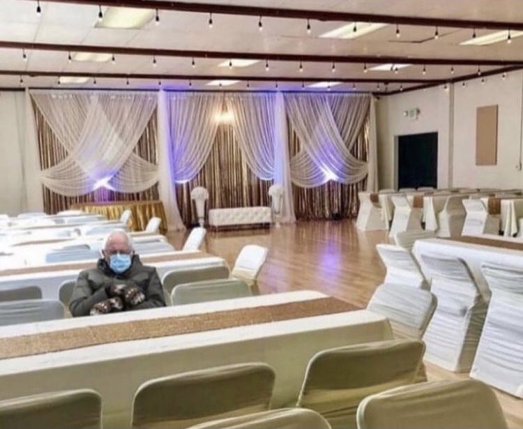 d1_890's tweet photo. African wedding starts at 2pm.
Non-African guests at 2pm: https://t.co/1kbzekR2qm