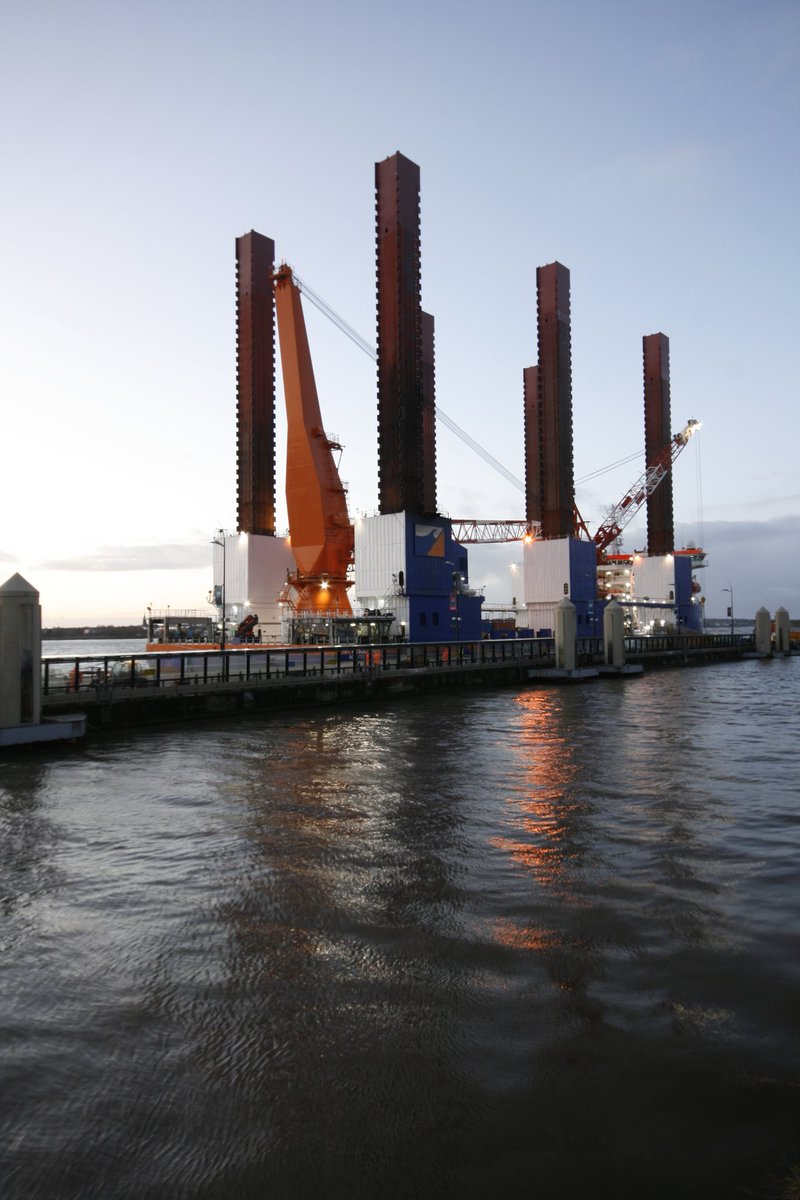 DaveThePapLpool's tweet photo. MPI Resolution. The world’s first purpose-built vessel for installing offshore wind turbines, foundations and transition pieces. @ActivateDgtl @CruiseLpool @OffshoreWINDbiz #mpiresolution #windfarms #Liverpool #GreenEnergy https://t.co/y2HNVcEdbc