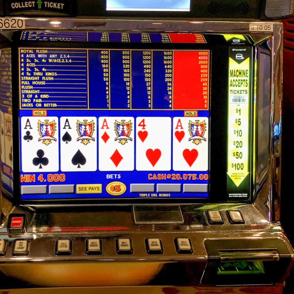 A very lucky guest hit this $20,000 jackpot on the Triple Double Bonus Poker machine after holding just two Aces! Congratulations lucky winner! 🤑
#GoldCoastCasino #BConnectedWinners #Jackpot #VideoPoker #FourAces https://t.co/W9idvrOCY2