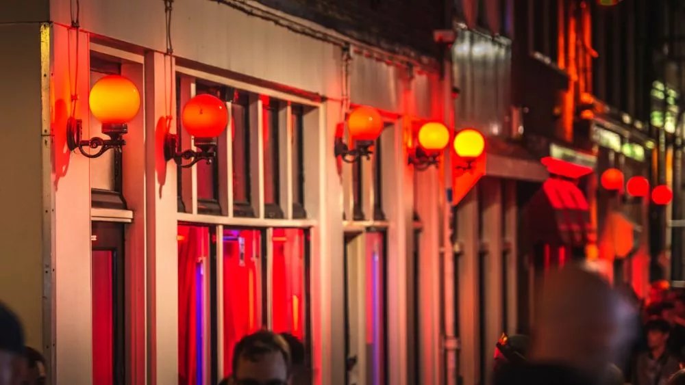 ChristenUnie over nieuwe prostitutieplannen: 'Deze stad hoeft geen ruimte te bieden'

at5.nl/artikelen/2068…