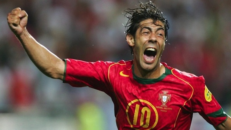 Manuel Rui Costa. La race des grands numéro 10. Benfica, la Fiorentina, le Milan de Shevchenko, Rui Costa est l’un des joueurs les plus élégants que j’ai vu jouer. Quel toucher, quelle vista ! 100 sélections au Portugal de Figo, Baia. Vainqueur LDC, équipe type Euros 2000 et 2004
