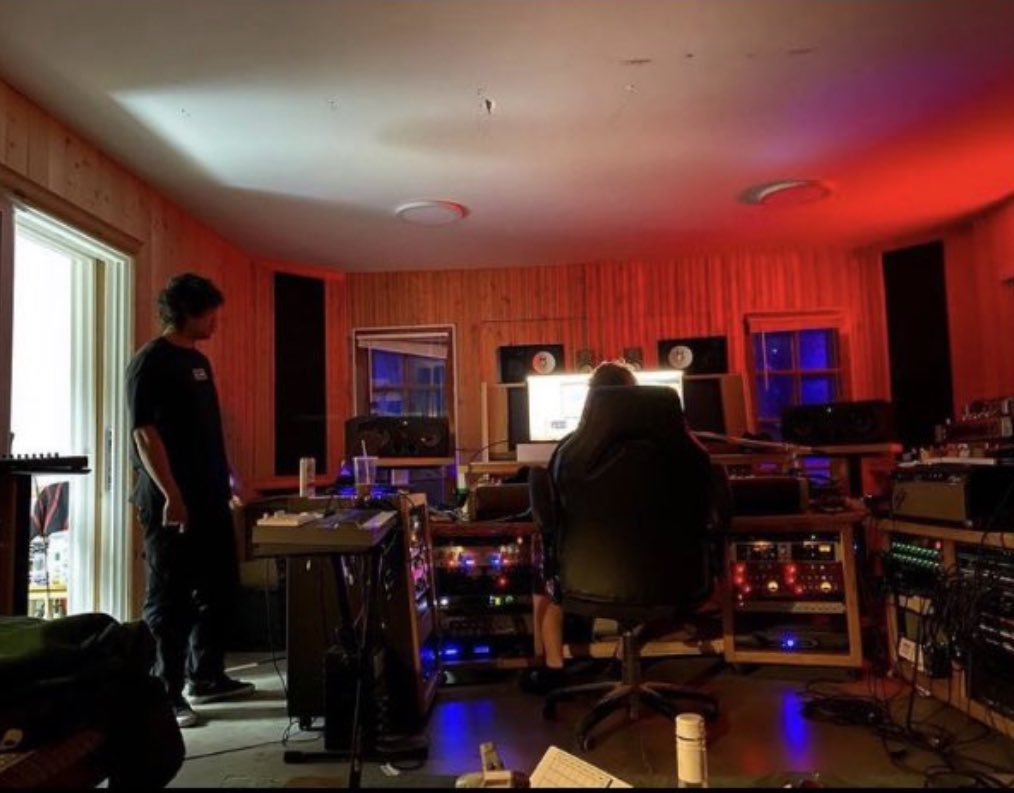 CALUM IS IN THE STUDIO