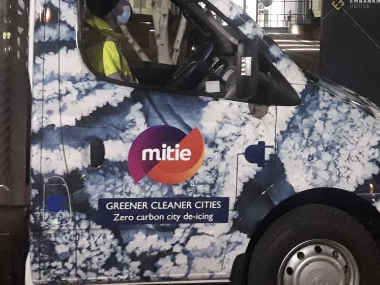TimwHowell's tweet photo. If you’re in #Nottingham tonight you could see the UKs first fully electric commercial @mitie gritter keeping our customers sites safe and helping deliver zero carbon city de-icing. @MitieLandscapes  #snow https://t.co/E0qbsFbCSx