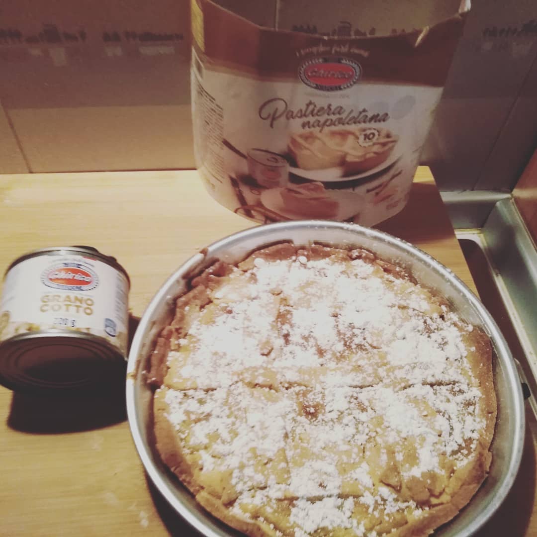 annacascino1's tweet photo. Con il #cilindropastieranapoli di @granochirico puoi avere la #pastieranapoletana tutto l'anno! Acquistalo dal sito e riceverai tutto il #preparato per farla a casa in poco tempo e con l'aggiunta di pochi ingredienti
https://t.co/PBdlm2IvU8 #food #foodporn #foodblogger #dolci https://t.co/5hXF92FThO