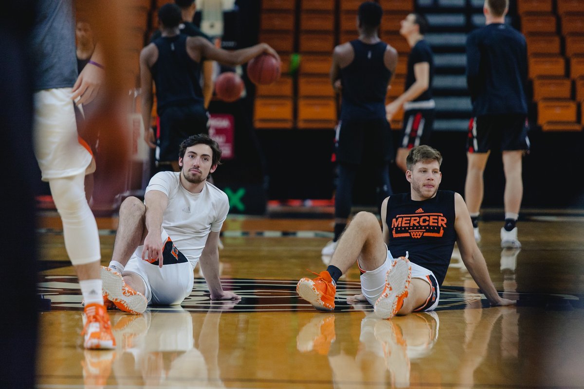 MercerMBB's tweet photo. you and yours v. me and mine.

#RoarTogether https://t.co/zgOIv3TdHl