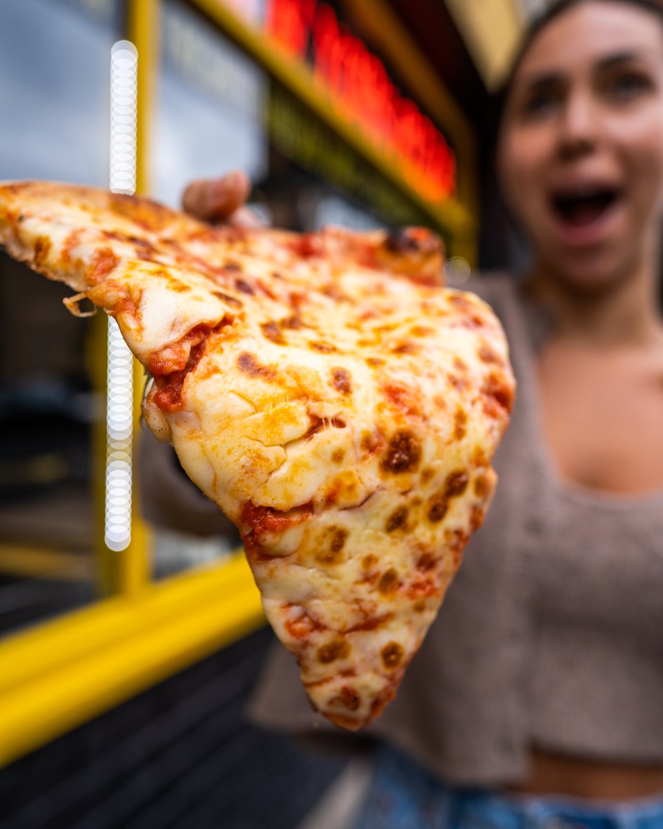 MulberryStLdn's tweet photo. Take me home baby! It's Saturday Night! ⚡️🍕❤️

#mulberrystldn #newyorkstylepizza #londonpizzeria #londonfood #pizzaporn #pizzalife #pizzalover #londonpizza #londonpizzeria https://t.co/JiUaVJU08Q