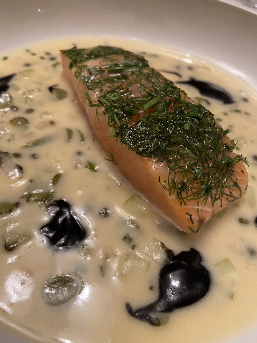 MikeAStevo's tweet photo. Dinner has started @NorthcoteUK #athome @_LisaAllen #CheeseLoaf & #CedarPlankChalkStreamTrout #WarmTartareSauce #BlackLemon a great start, crisp and flavoursome https://t.co/0wDs1gfnWv