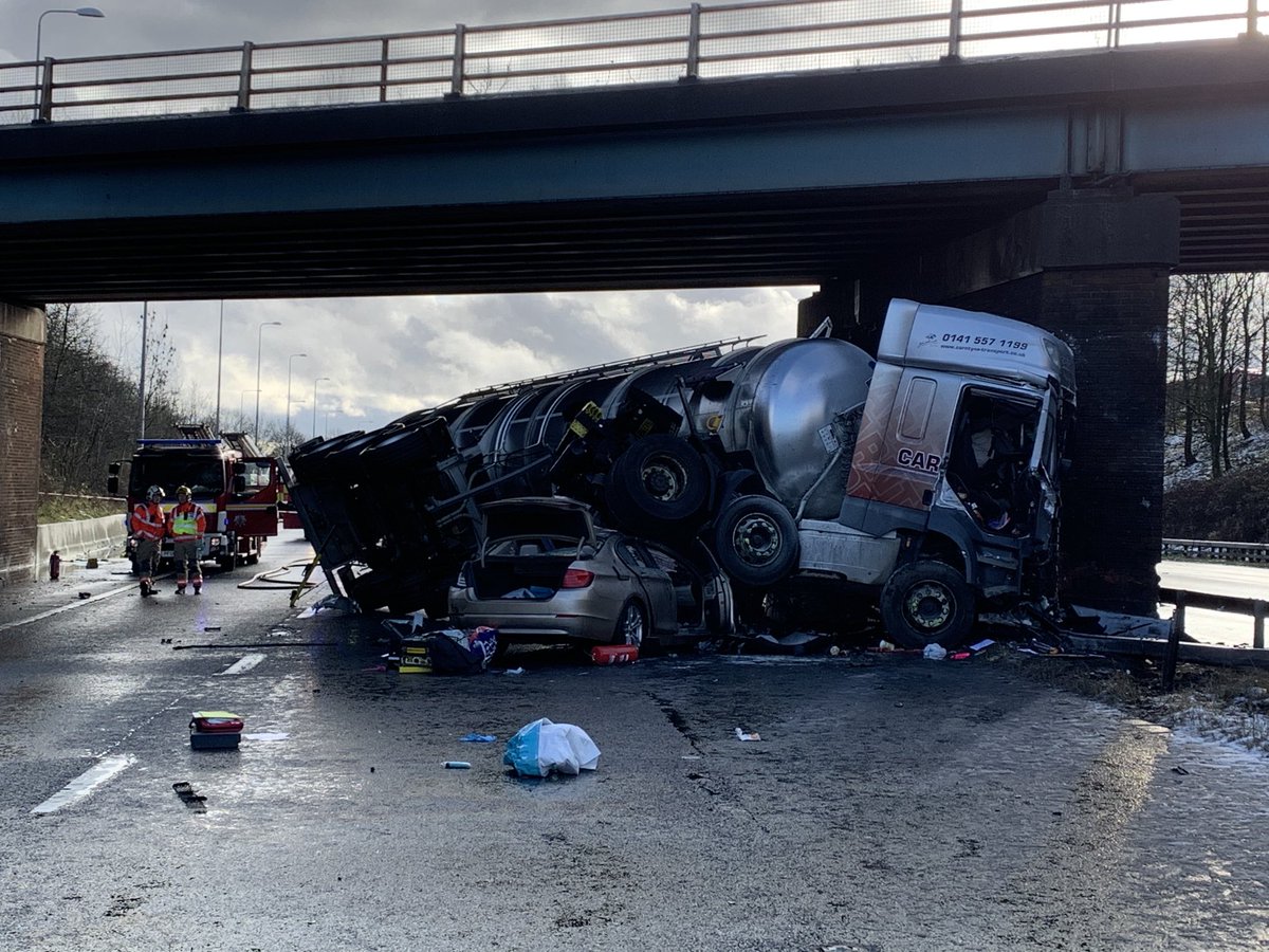 RTC on the M6 this afternoon with <a href="/manchesterfire/">Greater Manchester Fire and Rescue Service</a>, <a href="/HighwaysNWEST/">National Highways: North-West</a> ⁦<a href="/MerseyPolice/">Merseyside Police</a>⁩ <a href="/NWAmbulance/">North West Ambulance Service</a> , car and tanker, I attended as #Hazmats, no injuries from the car, the tanker driver airlifted to hospital for precautionary measures.