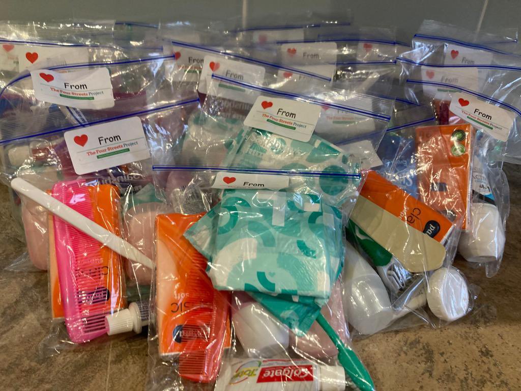 Here <a href="/FourStreetsChi/">TheFourStreetsProject</a> we are supporting the homeless &amp; vulnerable in  #COVID - we are buying  <a href="/GreggsOfficial/">Greggs</a> vouchers that <a href="/StonepillowChi/">Stonepillow</a> are distributing - thank you ❤️! New fundraiser is for 4 <a href="/Sheltersuit/">Sheltersuit</a> - for those who need them - can you help? Pls donate via our website 😊