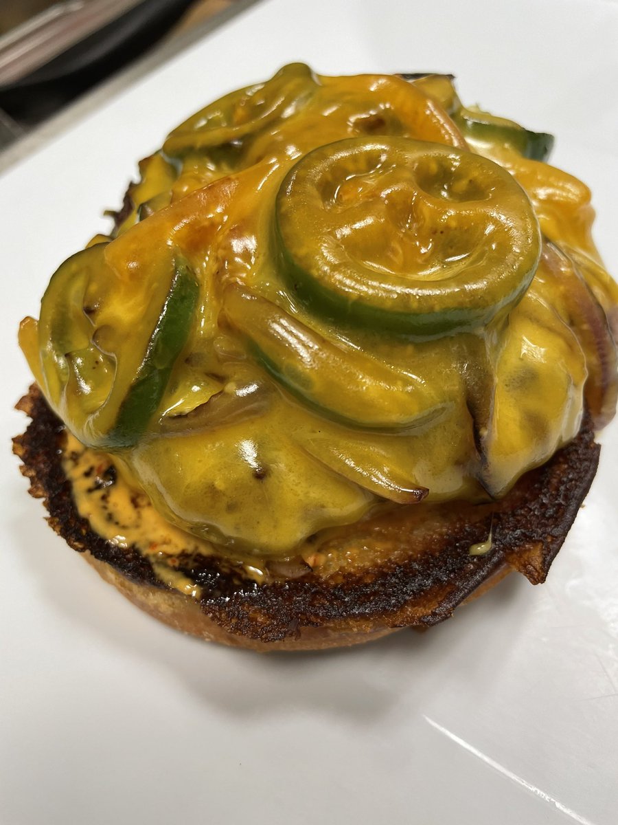qcbcclt's tweet image. Brioche bun, chipotle mayo, grilled onions and jalapeños, and lots of melted cheddar. Yep...That’s the famous chipotle jalapeño burger! #qcbc #SaturdayMorning #bestbarfood #madewithlove #Repost #tellafriend #share #support #uptowncharlotte #TrendingNow