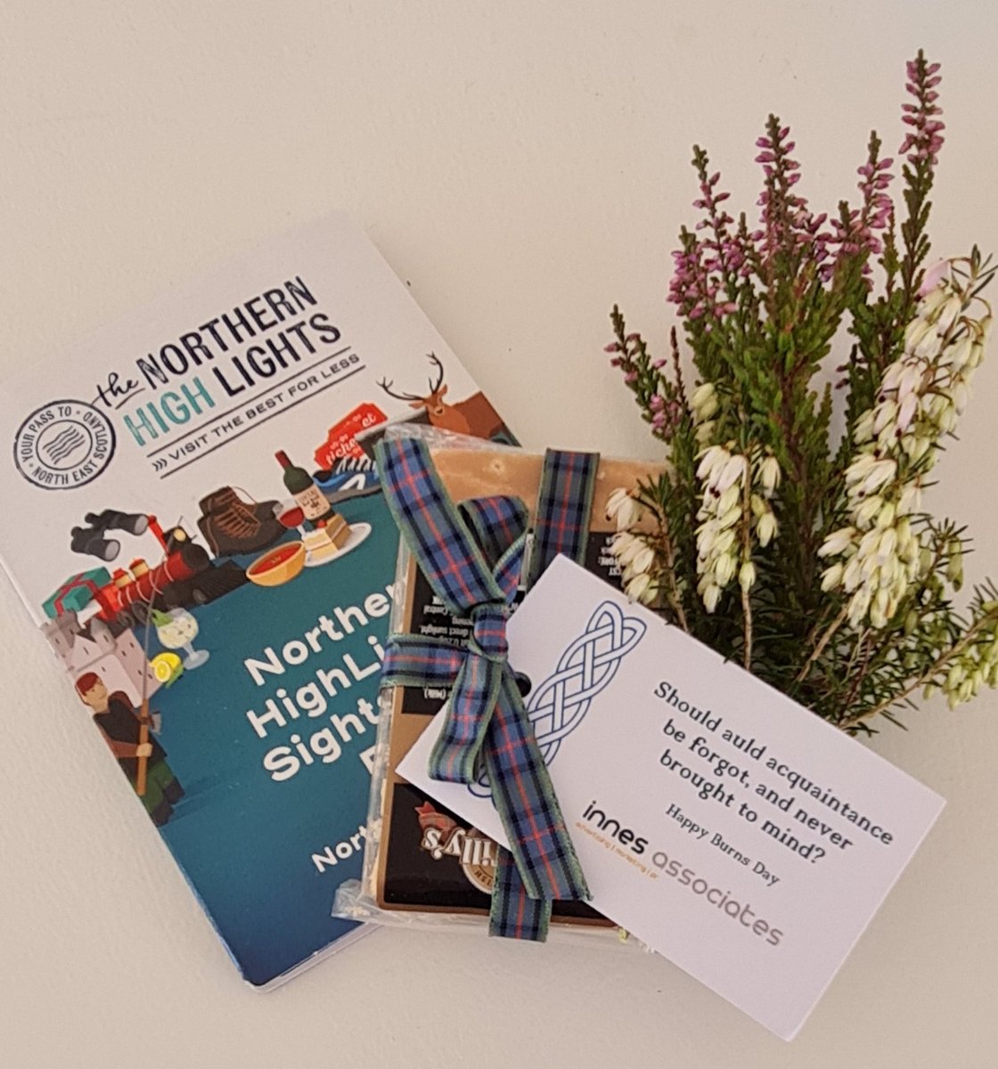 Sarahharker5's tweet photo. Lovely touch from the team at @InnesAssociates Looking forward to working with @_IanMcLaren on @NHLTravelPass PR very soon. #HappyBurnsDay with #MrsTillysTablet #workingtogether #NorthernHighlights #sightseeingpass #Abdnwillwait #scotland https://t.co/onQS8VeXJE