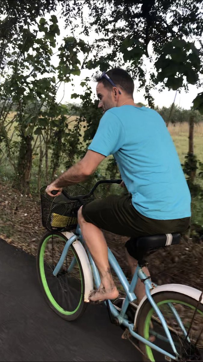 Caroline Livesey tweet media