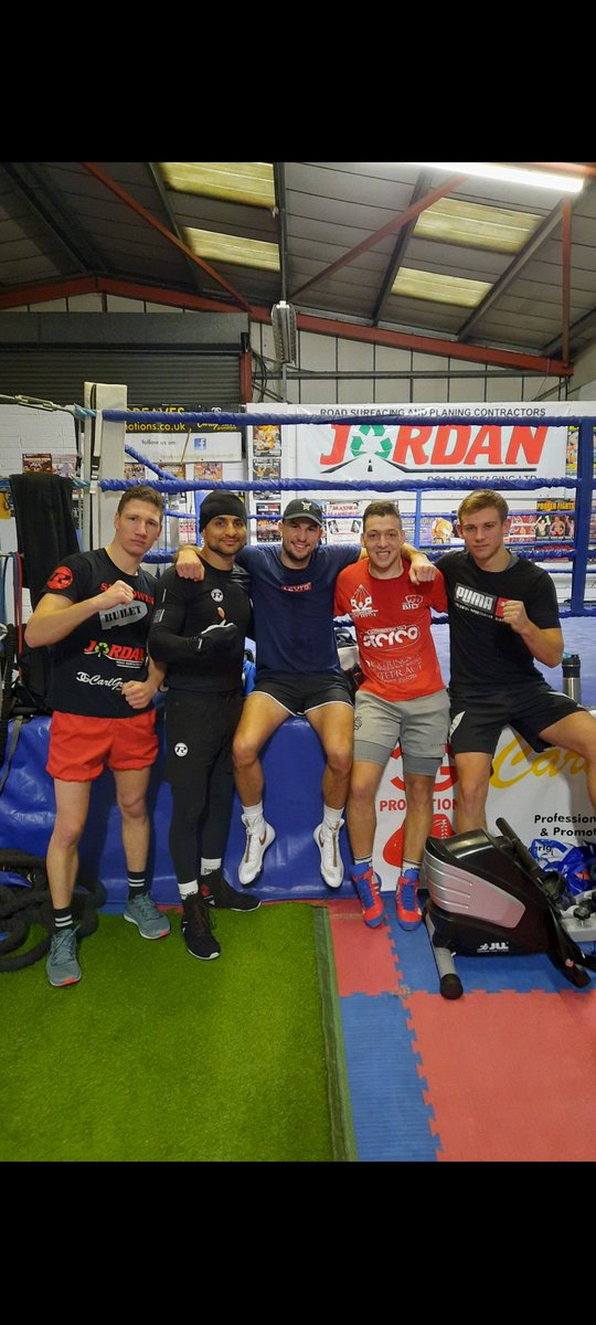 CarlGreavesPro's tweet photo. Good group session this morning with the boys @BulletBowen @DavidAvaBoxer @stanleystannard @AdamKet @_TomCowling1 very talented bunch of fighters very frustrating for 4 of them with no dates https://t.co/sbYSknQsZo