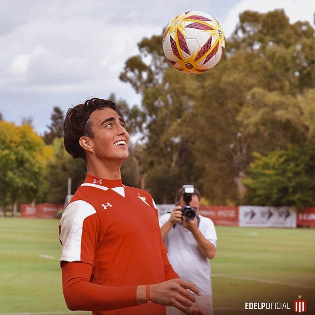 HayEscuelaEdeLP's tweet photo. #EDLP 🎂🇦🇹 ¡Feliz cumpleaños, @jeropourtau! 🥅🙌

#AcáHayUnaEscuela 🦁 https://t.co/JfWVQT7GXV