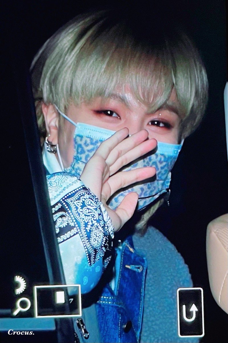 210123 스튜디오위 6 퇴근 

생일 한시간 남았어여 🐹

 #원위 #ONEWE #키아 #CyA #기욱