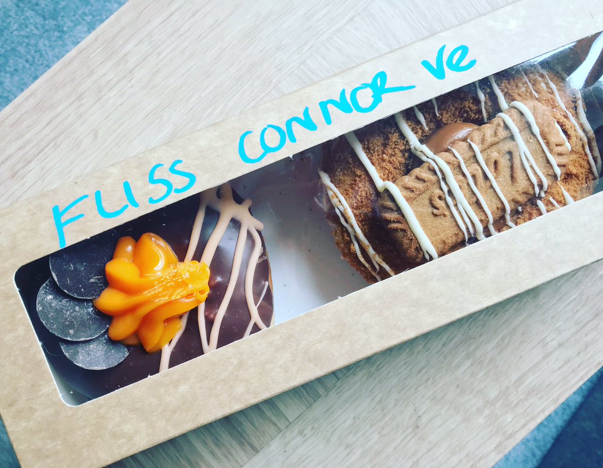 When you get a surprise delivery from a friend who had special ordered some of your favourite #vegan cakes in the world 👏🏼🥰🙌🏼<a href="/planet_doughnut/">Planet Doughnut</a> #veganuary #veganfood #vegancake #vegantreats #crueltyfreetreats #kindness #friendlyfood #plantbased #vgang
