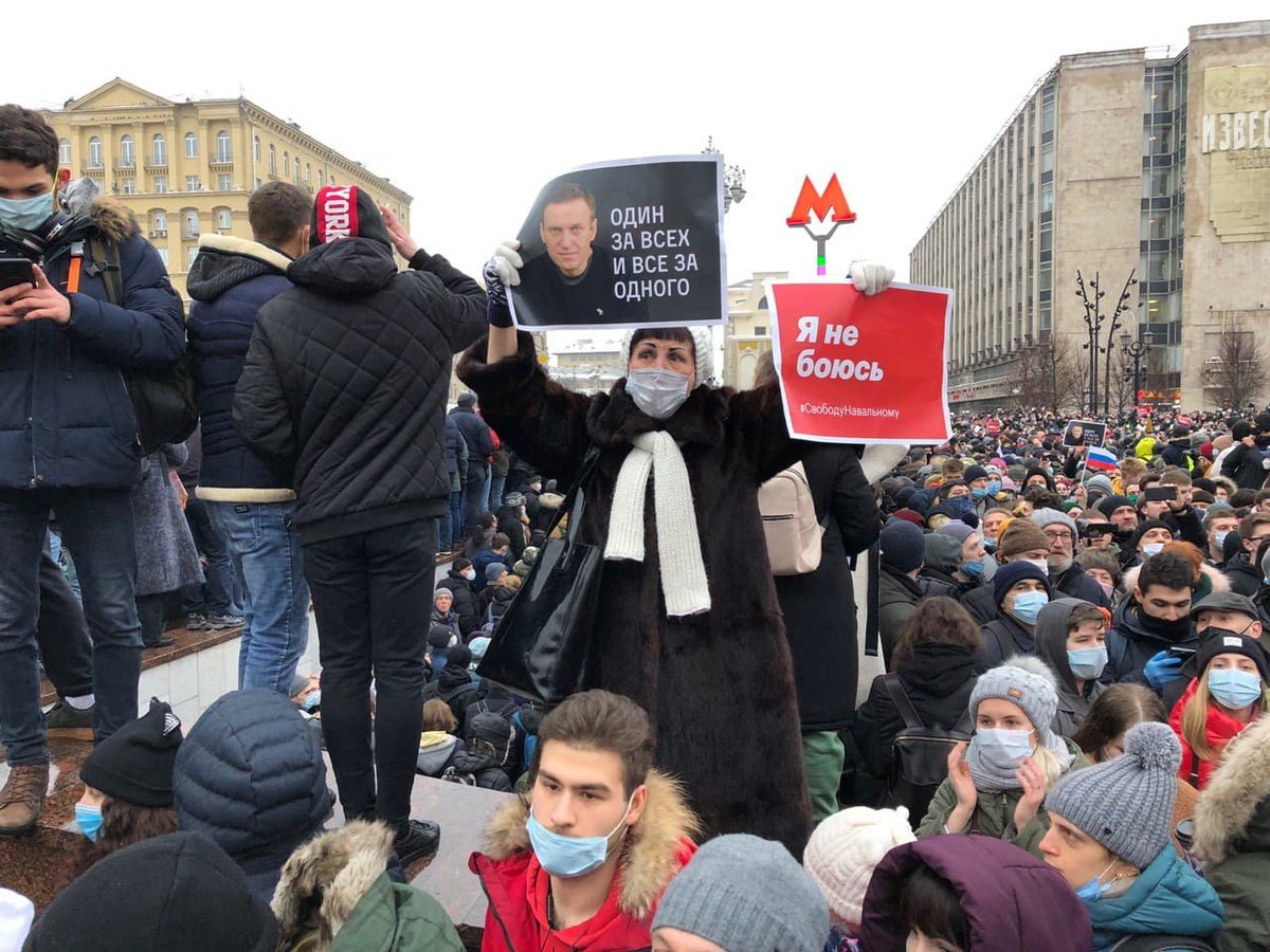 Back in 5 hours (needed to sleep). Will cover what had happened during this time and happening nowю It's happening. People are fed up. Looks like every city and town are out in the streets, in the snow, chanting: Putin, go away! Freedom to Navalny! Moscow:  #23январяЗаСвободу