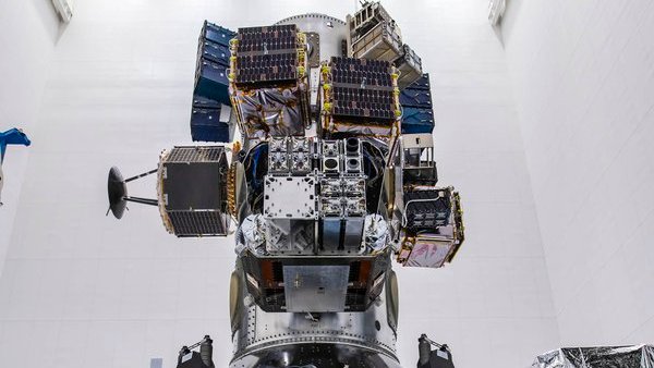 isis_space's tweet photo. Due to weather conditions, @SpaceX  Transporter-1 launch has been postponed to tomorrow. We'll have to wait one more day to see all those blue QuadPacks go up🙃 @KeplerComms @planetlabs 
#ISISPACE #ISILAUNCH #ISL34 #Launch #SpaceX #spacexlaunch #Falcon9 #CubeSat #smallsat https://t.co/ZVtQIDmT1G