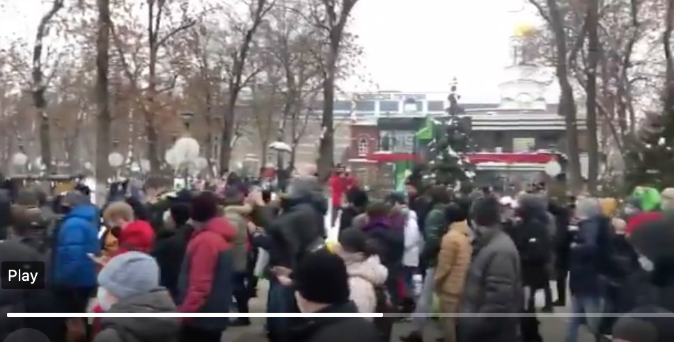 Over the last 5 hrs: Ivanovo, Samara (chant: Putin is a thief!), Magnitogorsk (more ice sculptures), Ulianovsk (Lenin's home town), Saratov (P is a thief!), Astrakhan (Freedom! Freedom!), Volgograd... #23январяЗаСвободу  #FreeNalvany  #FreeNavalnyNow coverage/thread 