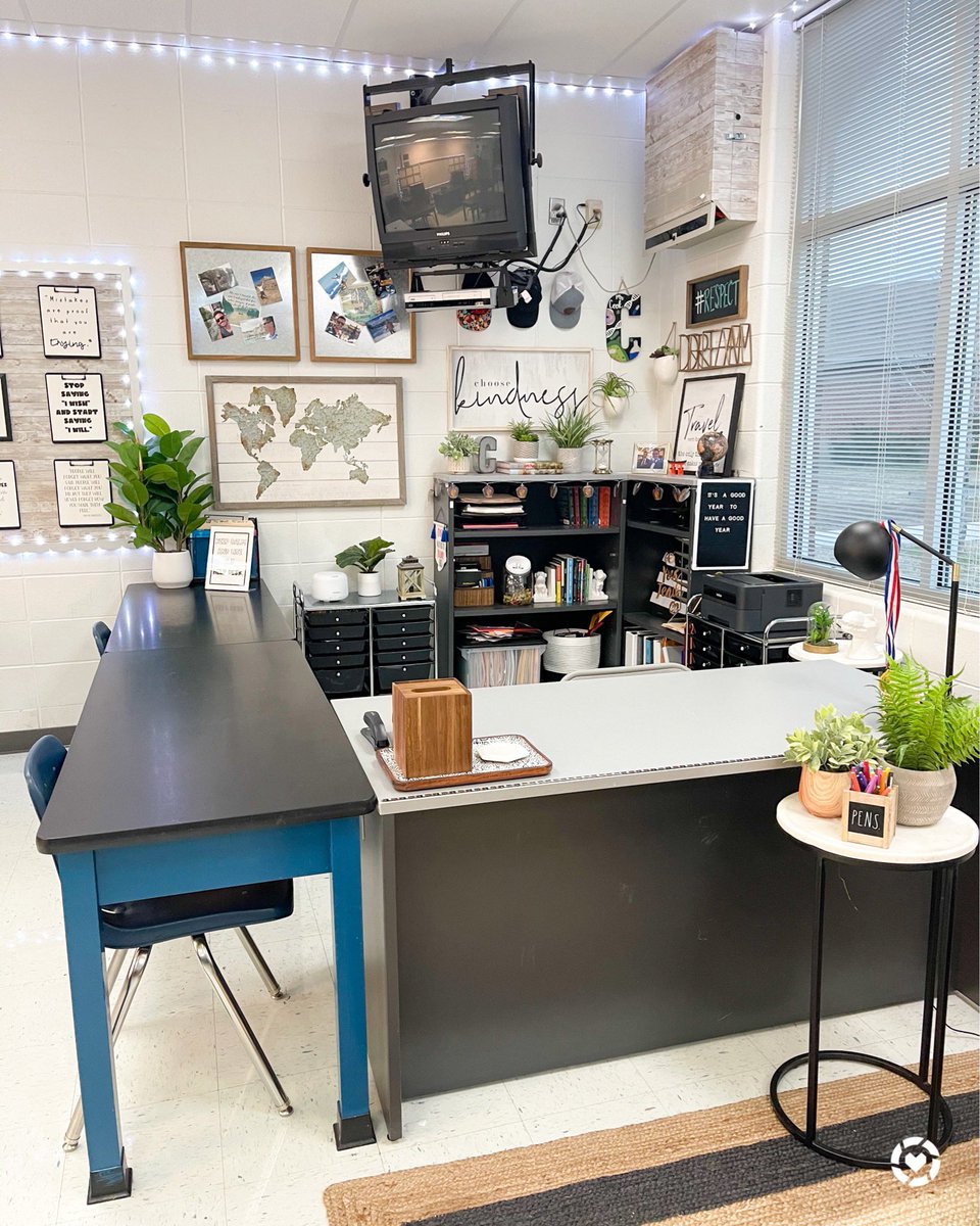 CookClassroom's tweet image. I stopped by the school this past weekend for the first time in a while and it felt amazing to be back in my classroom.  You can head to my IG stories and @liketoknow.it and find all of my classroom favorites by shopping this image.  #liketkit liketk.it/36CDC