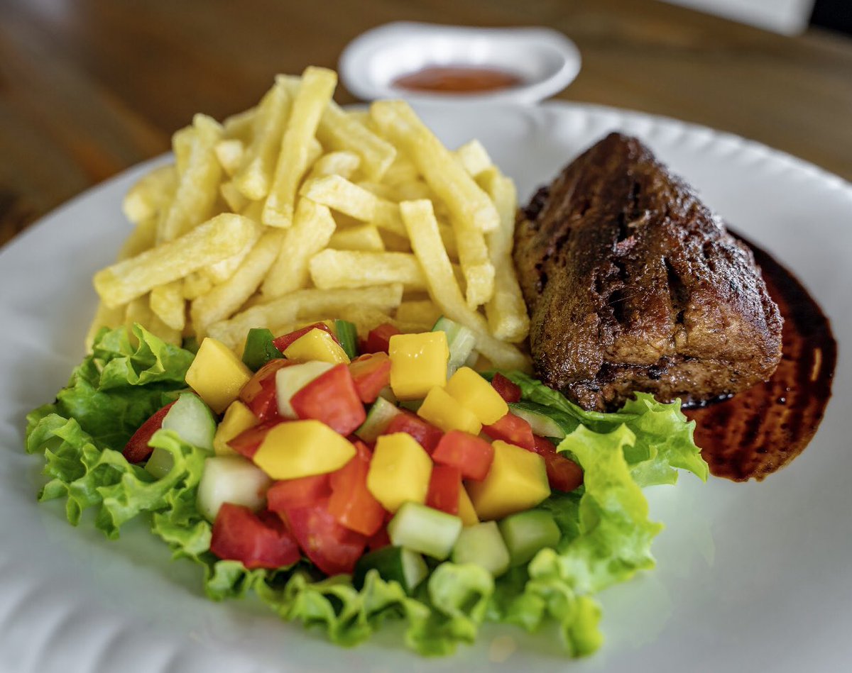 KigaliLounge's tweet photo. Perfect & Delicious meal for the weekend? SAY NO MORE💯
The taste of this Filet Mignon #steak is to die for!😋
(Served with french fries and baby salad)
ORDER yours #now with your favorite #delivery App
#vubavuba #pozodelivery or #rushfoods
#homeweekend #safeweekend https://t.co/rSjR3sT1GI